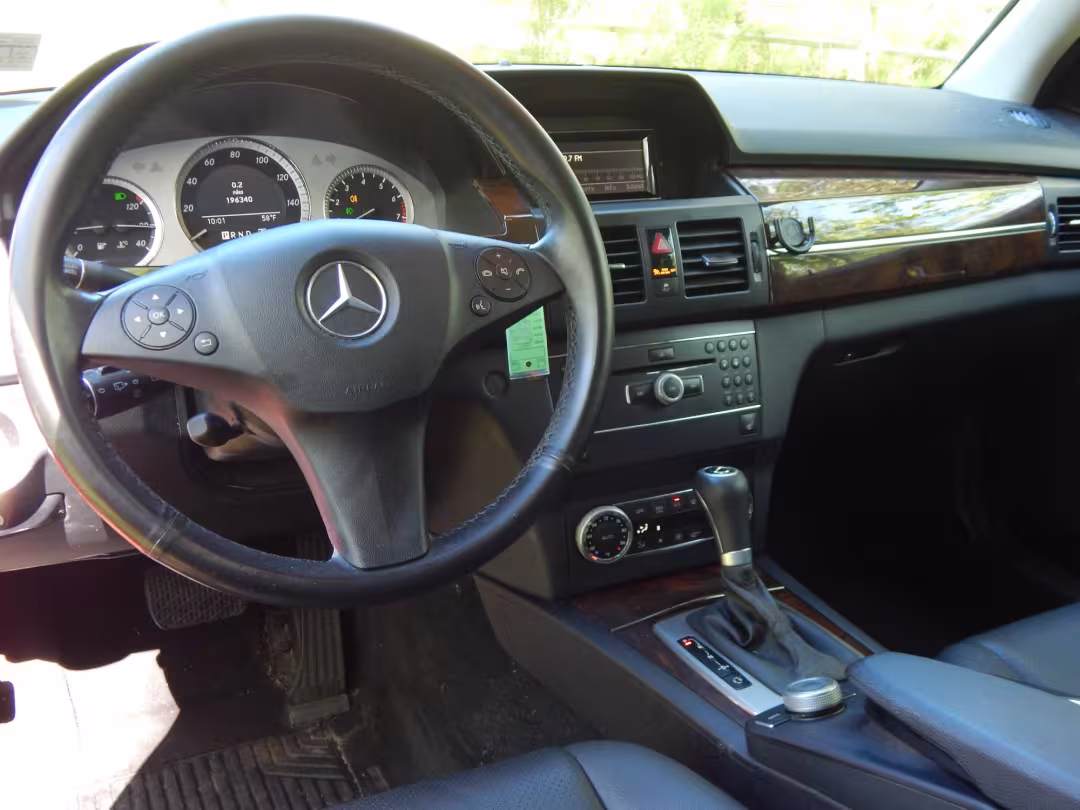 2011 Mercedes-Benz GLK-Class - WDCGG8HB7BF561532 - Image #11